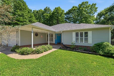 /international/us/15228-cove-creek-n-road-prairie-grove-ar-110107960410/