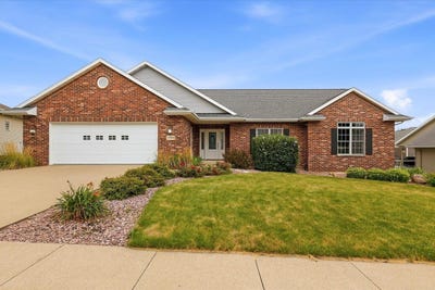 /international/us/5700-clay-ridge-drive-dubuque-ia-110109713204/