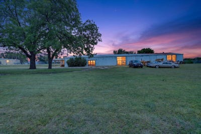/international/us/1092-w-highway-199-springtown-tx-110108200685/