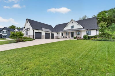 /international/us/2412-kilarney-way-waunakee-wi-110108357655/