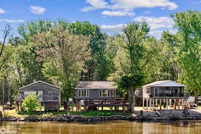 /international/us/857-riverview-rd-carman-il-110099521393/
