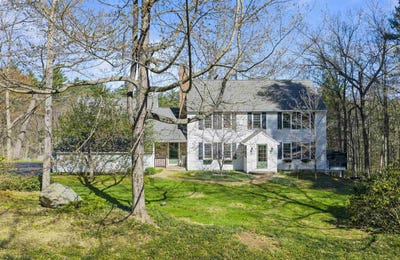 /international/us/12-candlewood-drive-amherst-nh-110107697847/