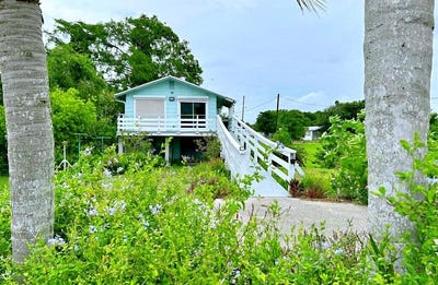 /international/us/851-riverside-drive-moore-haven-fl-110101517054/