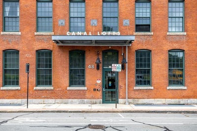 /international/us/48-water-st-worcester-ma-110108489861/