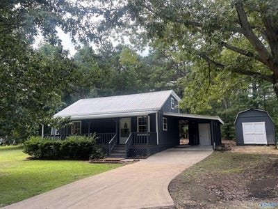 /international/us/100-county-road-646-cedar-bluff-al-110101363072/