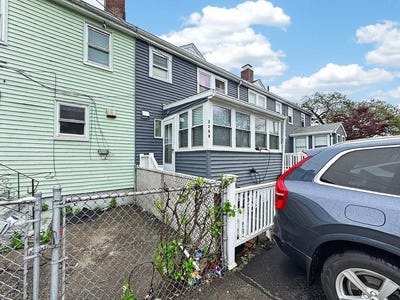/international/us/228-b-quincy-shore-dr-quincy-ma-110108143796/