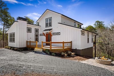 /international/us/295-mountain-laurel-ridge-mineral-bluff-ga-110099399822/