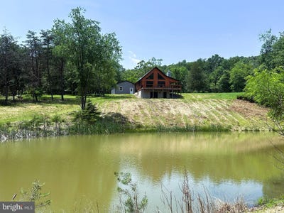 /international/us/5055-graces-cabin-road-springfield-wv-110100221180/