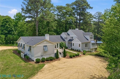 /international/us/48-sams-cove-landing-irvington-va-110108238061/