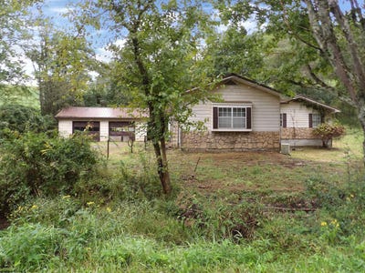 /international/us/277-gladys-avenue-reynoldsville-wv-110120555994/