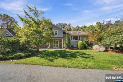 /international/us/150-airmont-avenue-mahwah-nj-110120419136/