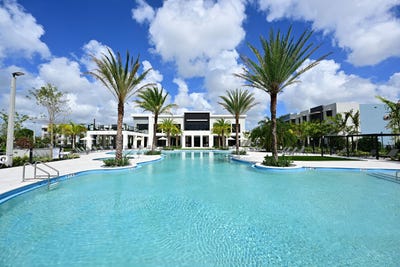 /international/us/7200-w-4th-avenue-hialeah-fl-110107726455/