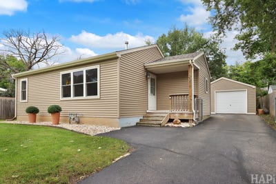 /international/us/9004-shady-lane-wonder-lake-il-110110272868/