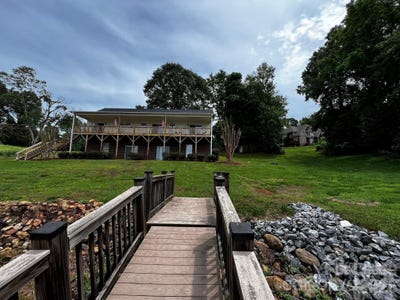 /international/us/137-fern-haven-lane-mooresville-nc-110108579359/