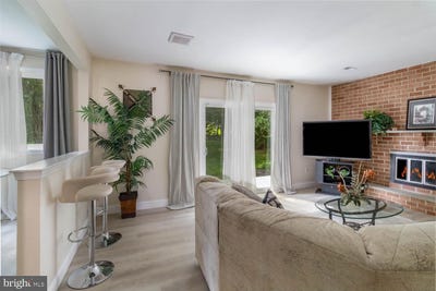 /international/us/937-caledonia-street-philadelphia-pa-110100980356/