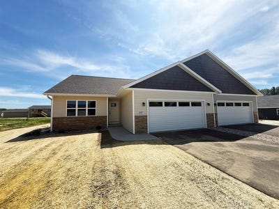 /international/us/2107-s-ironwood-avenue-marshfield-wi-110108717225/