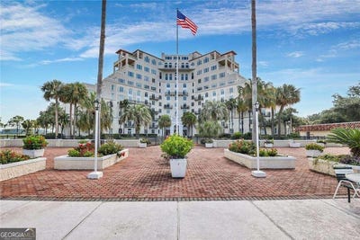 /international/us/700-wilmington-island-savannah-ga-110093056964/