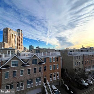 /international/us/1254-harbor-island-walk-baltimore-md-110105955381/