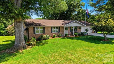 /international/us/3210-w-calvin-street-claremont-nc-110109457344/
