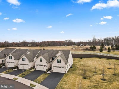 /international/us/1123-arbour-lane-quakertown-pa-110098251455/
