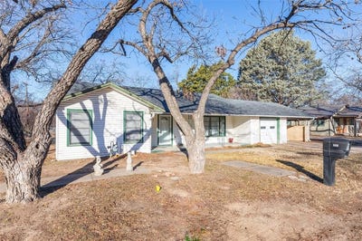 /international/us/504-oak-street-clyde-tx-110105390376/