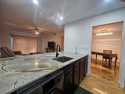 /international/us/825-nw-13th-street-boca-raton-fl-110108686502/