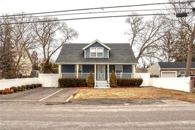 /international/us/29-oak-street-islip-ny-110098589459/