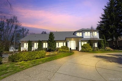 /international/us/46790-w-11-mile-road-novi-mi-110107549785/