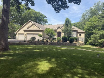 /international/us/10605-red-hawk-lane-spring-grove-il-110108447511/
