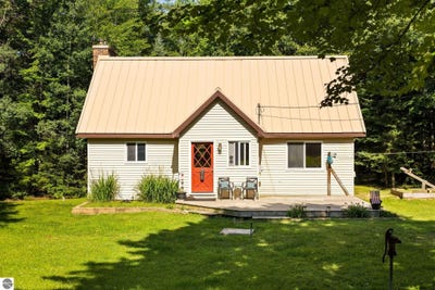 /international/us/11625-east-drive-fife-lake-mi-110101112664/