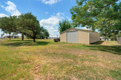 /international/us/127-e-davilla-ave-rockdale-tx-110119572061/