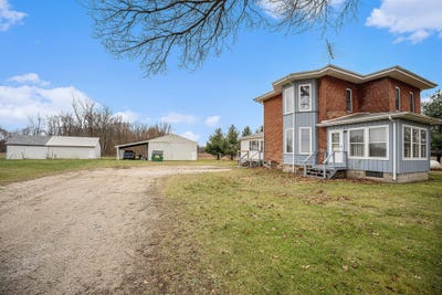 /international/us/2399-w-yz-avenue-schoolcraft-mi-110096496996/