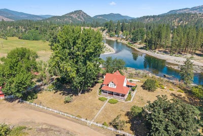 /international/us/2339-kettle-river-rd-kettle-falls-wa-110101303090/