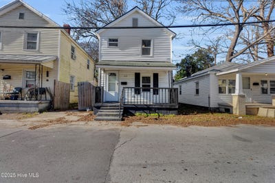 /international/us/605-first-avenue-new-bern-nc-110104275758/