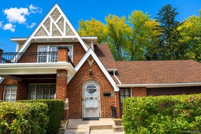 /international/us/153-wisner-avenue-middletown-ny-110108696279/