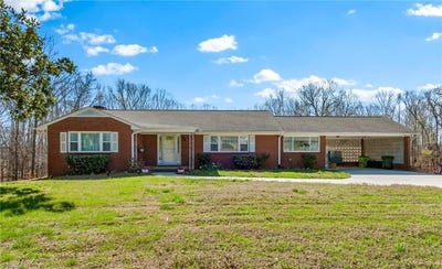 /international/us/3291-burton-road-thomasville-nc-110106673817/