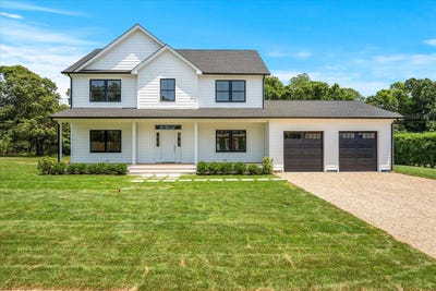 /international/us/9-fanning-avenue-hampton-bays-ny-110099136813/