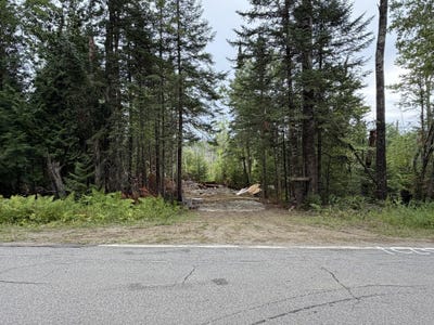 /international/us/684-lower-detroit-road-plymouth-me-110120559069/