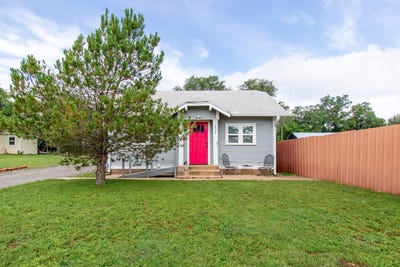 /international/us/1804-s-oak-brady-tx-110108427219/