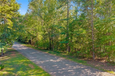 /international/us/121-harbor-lane-townville-sc-110120109833/