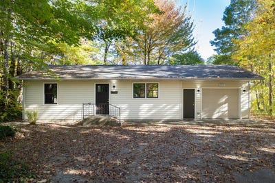 /international/us/17751-blue-star-highway-south-haven-mi-110107746509/