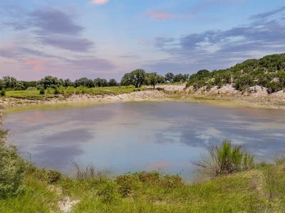 /international/us/5777-county-road-309-1-cranfills-gap-tx-110096555185/