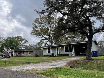 /international/us/805-higgins-street-angleton-tx-110082712304/