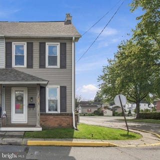 /international/us/536-essex-street-marietta-pa-110120484223/