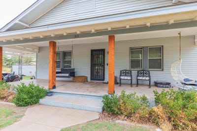 /international/us/313-high-street-claude-tx-110110039504/