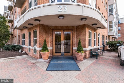 /international/us/23-pierside-drive-baltimore-md-110107544985/