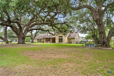 /international/us/618-s-hudson-street-flatonia-tx-110108120130/