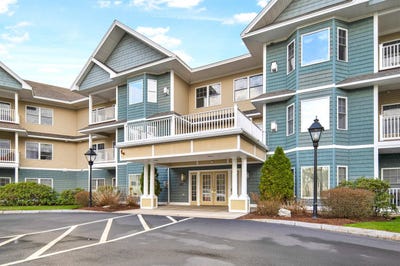 /international/us/65-hawthorne-drive-bedford-nh-110107396425/