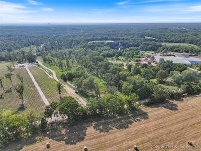 /international/us/old-tuscumbia-road-eldon-mo-110101501123/