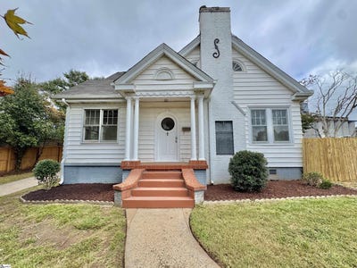 /international/us/105-s-5th-street-easley-sc-110119994072/